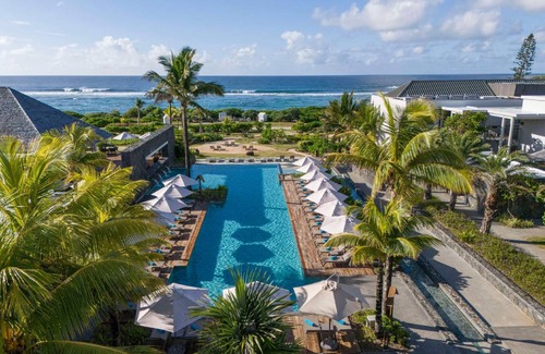 Blue Bay Hotel | 330 m² Hotel ∙ 4 bedrooms ∙ 127 guests