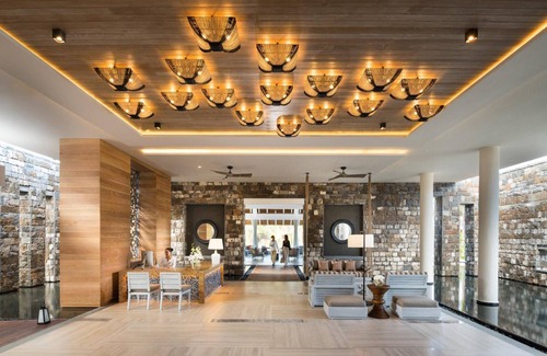 Blue Bay Hotel | 330 m² Hotel ∙ 4 bedrooms ∙ 127 guests