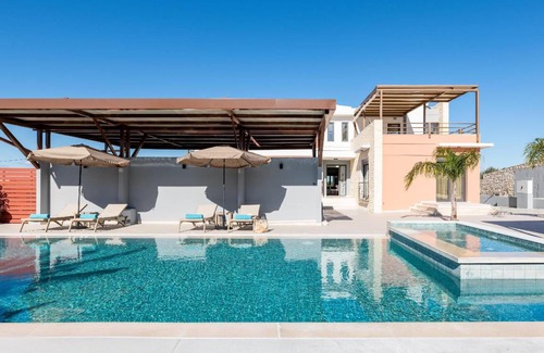 Filerimos House | 330 m² House ∙ 4 bedrooms ∙ 10 guests
