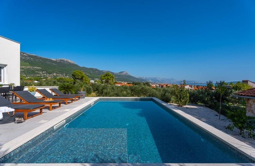 Rudine Villa | 330 m² Villa ∙ 4 bedrooms ∙ 8 guests