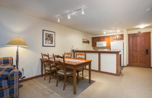 Snowbird Apartment | 3304 - One Bedroom Den Standard Powderhorn Lodge condo