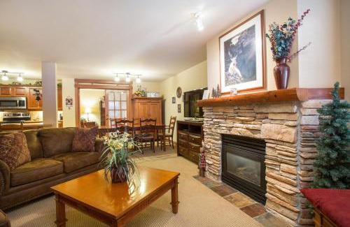 Snowbird Apartment | 3306 - One Bedroom Den Deluxe Powderhorn Lodge condo