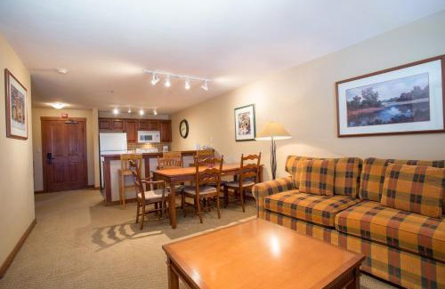 Snowbird Apartment | 3313 - One Bedroom Den Standard Powderhorn Lodge condo