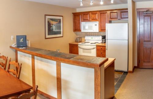 Snowbird Apartment | 3316 - One Bedroom Den Standard Powderhorn Lodge condo