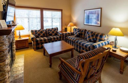 Snowbird Apartment | 3323 - Two Bedroom Standard Powderhorn Lodge condo
