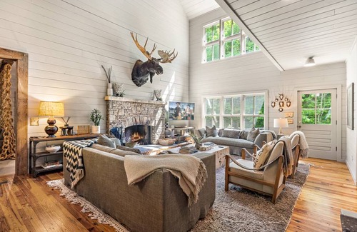 Frank Cabin | 335 m² Cabin ∙ 6 bedrooms ∙ 22 guests
