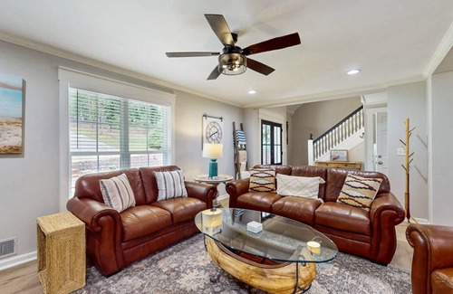 Gainesville House | 336 m² House ∙ 5 bedrooms ∙ 11 guests