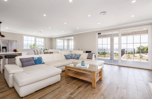 Pobri House | 338 m² House ∙ 5 bedrooms ∙ 10 guests