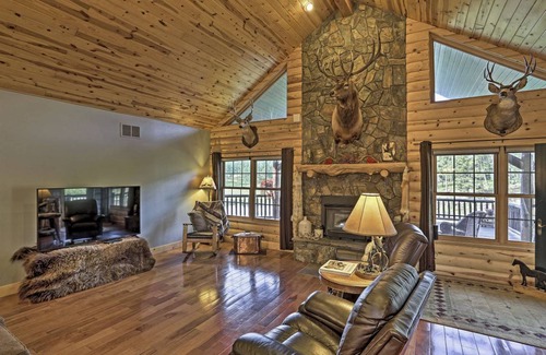 Custer House | 339 m² House ∙ 6 bedrooms ∙ 19 guests