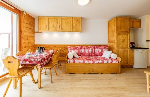 Saint-Francois-Longchamp Apartment | 33m² Apartment for 7, near slopes, balcony, 2 bedrooms