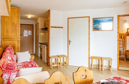 Saint-Francois-Longchamp Apartment | 33m² Apartment for 7, near slopes, balcony, 2 bedrooms