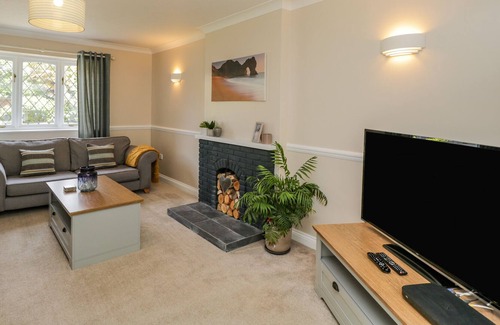Broadstone Cottage | 34 LODERS CLOSE, pet friendly, character holiday cottage in Poole