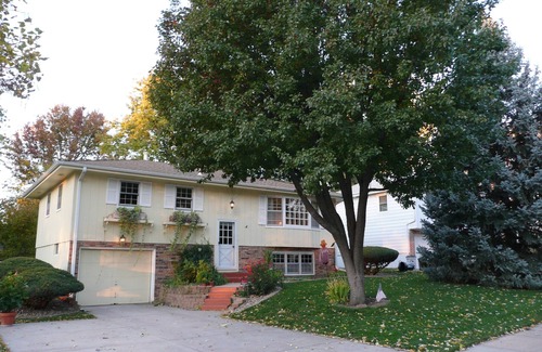 South Central Omaha House | 34% Off starting 28 nights for this Darling Home On Quiet Street