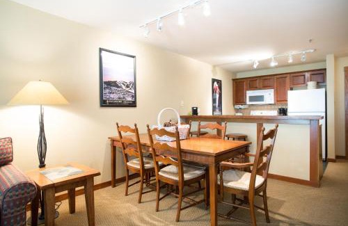 Snowbird Apartment | 3406 - One Bedroom Den Standard Powderhorn Lodge condo