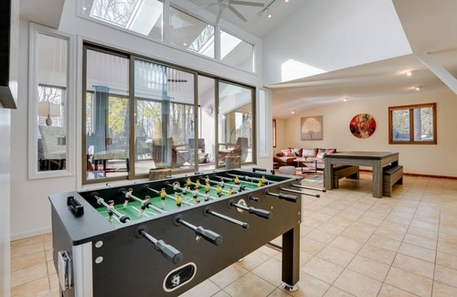 Cassopolis House | 343 m² House ∙ 4 bedrooms ∙ 11 guests