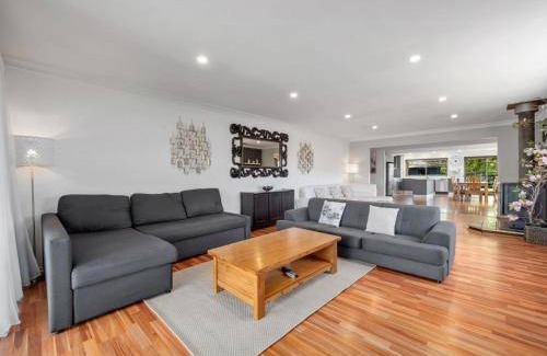 Jindabyne House | 347 m² House ∙ 4 bedrooms ∙ 10 guests