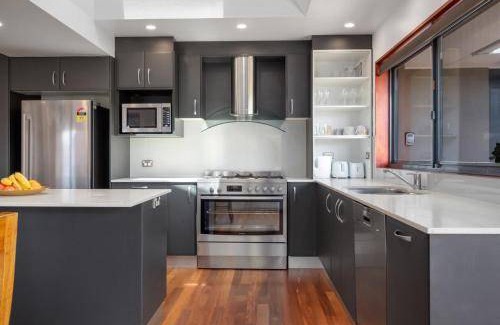 Jindabyne House | 347 m² House ∙ 4 bedrooms ∙ 10 guests