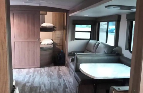 Yellowknife House | 34ft Grand Design Imagine - Connect with nature