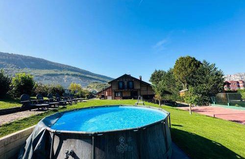 Olazagutia Ski Chalet | 350 m² Chalet ∙ 6 bedrooms ∙ 17 guests