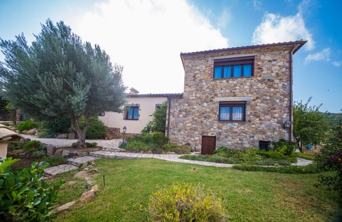 Calonge House | 350 m2 house, magnificent view, 6 mins to the sea, sleeps 14, all comfort