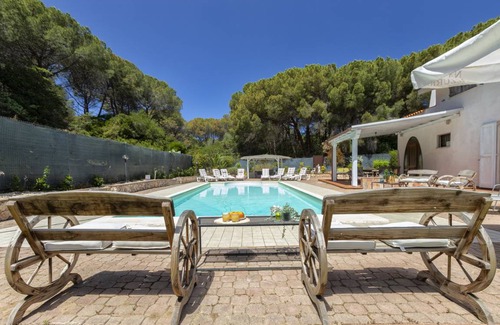Sorso Villa | 350 m² Villa ∙ 4 bedrooms ∙ 11 guests