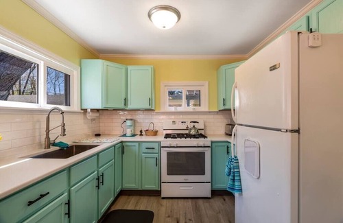 Spring Grove Cottage | *$350 Security Deposit must be sent to Host prior to check-in in order to receive the code for the