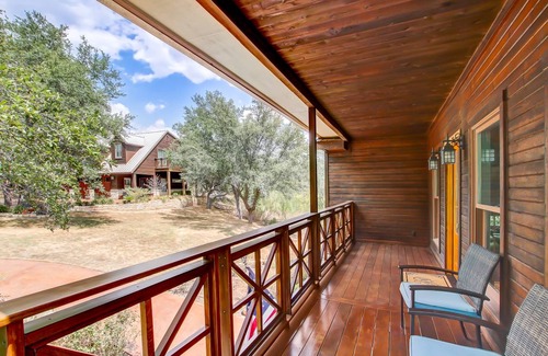 Volente House | 358 m² House ∙ 5 bedrooms ∙ 12 guests