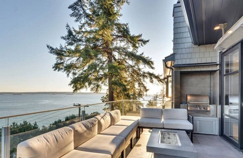 West Vancouver House | 3595 Sunset Ln.-Farris-L-17% · The Sunset Lane Waterfront Home