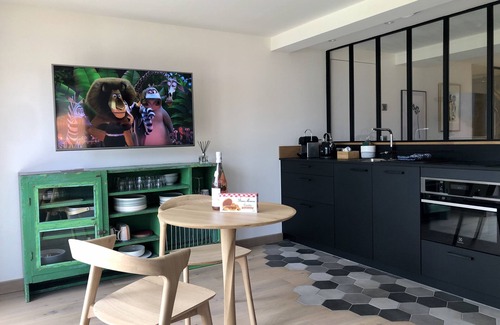 Sevrier Apartment | 35m2 studio with pool and lake view