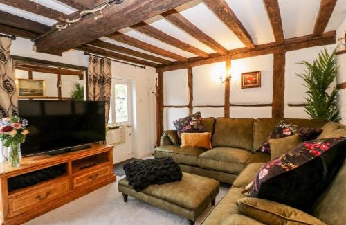 Downton House | 36 High Street