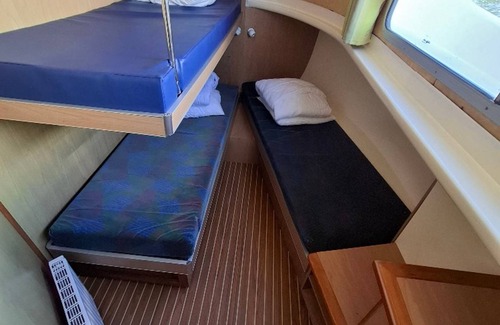 Chenille-Change Boat Rental | 36 m² Houseboat ∙ 2 bedrooms ∙ 5 guests