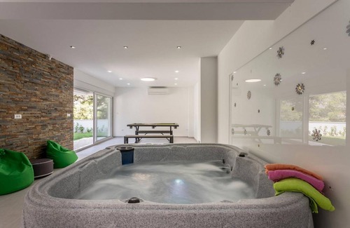 Tugare House | 360 m² House ∙ 4 bedrooms ∙ 10 guests