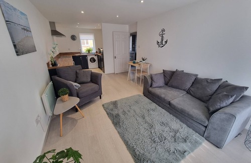 Burnham-on-Crouch Apartment | 360 Serviced Accommodations - Waterfront Retreat - Modern Apartment