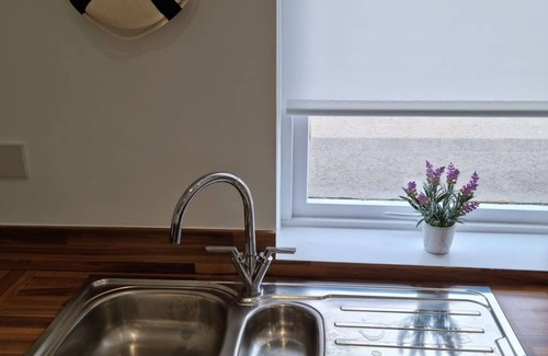 Burnham-on-Crouch Apartment | 360 Serviced Accommodations - Waterfront Retreat - Modern Apartment