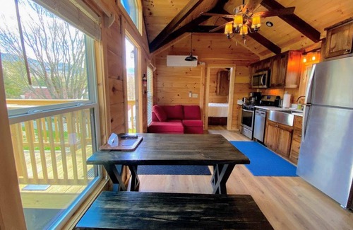 Twin Mountain Cabin | 37 m² Cabin ∙ 1 bedroom ∙ 4 guests