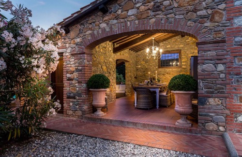Colle di Compito Villa | 370 m² Villa ∙ 5 bedrooms ∙ 10 guests