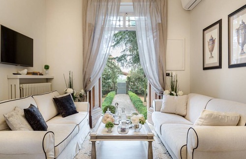 Colle di Compito Villa | 370 m² Villa ∙ 5 bedrooms ∙ 10 guests