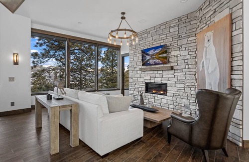 Windcliff Estates House | 371 m² House ∙ 4 bedrooms ∙ 8 guests