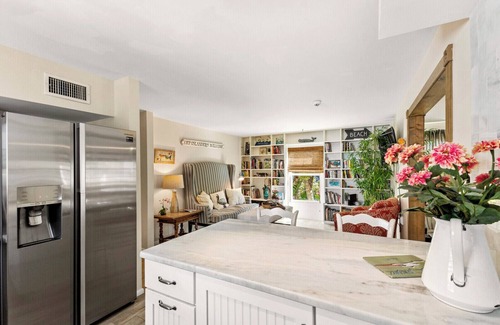 Downtown Boca Grande Historic District House | 371 Park Ave - 4 Bed/2 Bath - 2 Kitchens - Outdoor Kitchen - Sleeps 8 - Pet Friendly!