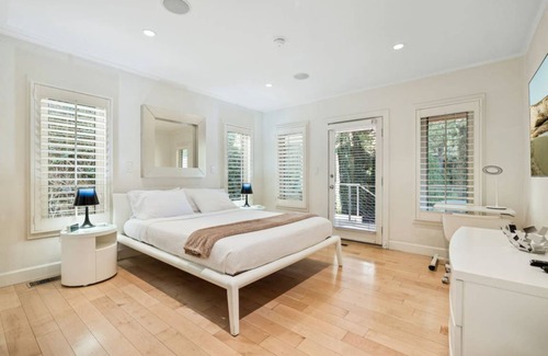 Norma Triangle House | 372 m² House ∙ 3 bedrooms ∙ 6 guests