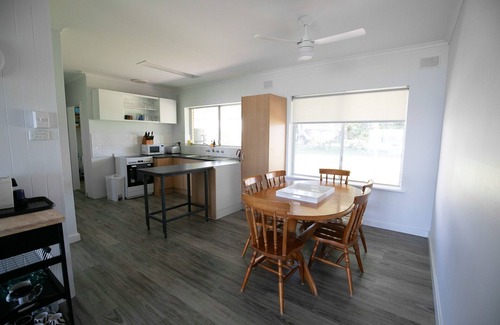 Para Wurlie House | # 38 - Absolute Beach Front - Linen Included