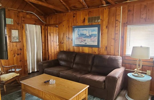 Oscoda Ski Chalet | 38 m² Chalet ∙ 1 bedroom ∙ 4 guests