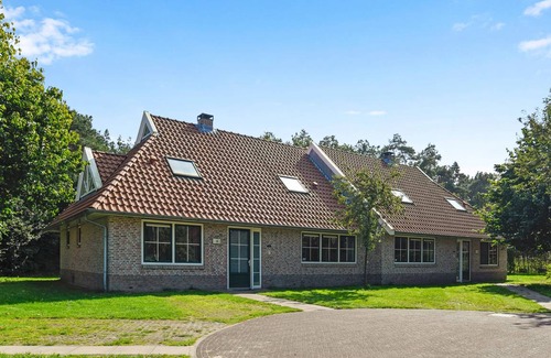 Municipality of Hellendoorn House | 380 m² Bungalow ∙ 12 bedrooms ∙ 24 guests