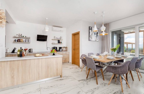 Udbina House | 380 m² House ∙ 4 bedrooms ∙ 10 guests