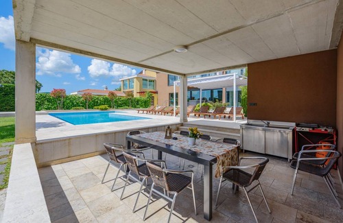 Orbanici House | 381 m² House ∙ 5 bedrooms ∙ 10 guests