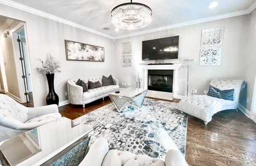 Virginia Park House | 3814 W Obispo St · Exquisite Tampa Home w Office and King Beds
