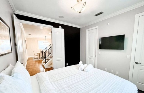 Virginia Park House | 3814 W Obispo St · Exquisite Tampa Home w Office and King Beds