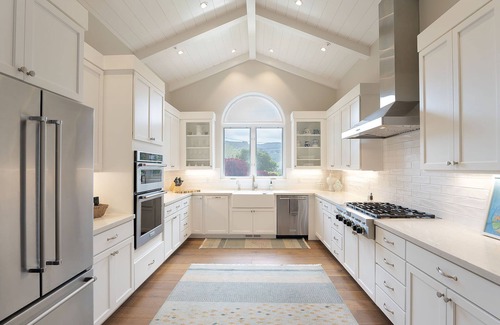 Hatton Fields House | 3888 Seas the Day - Modern, Stylish, Lush Gardens