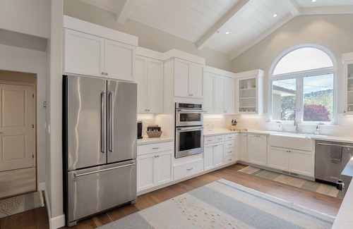 Hatton Fields House | 3888 Seas the Day - Modern, Stylish, Lush Gardens