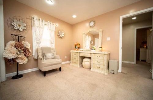 Roxborough House | 389B) Luxarious 1 BR